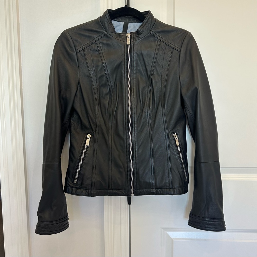 Black Rivet women’s moto style leather jacket